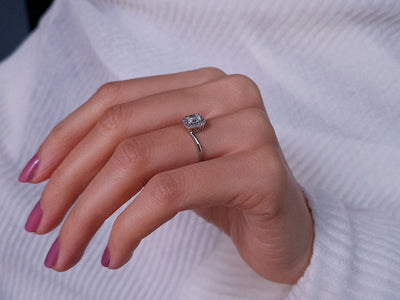 Diamond light crown baguette ring
