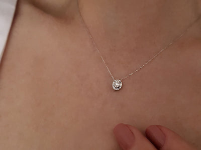Glitter effect diamond baguette necklace