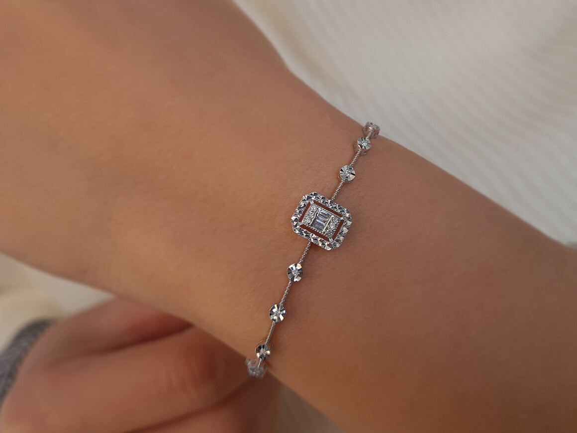 Baguette-Diamant-Armband mit Glitzereffekt - handgefertigter Diamantschmuck aus Feingold | Sirius Diamant