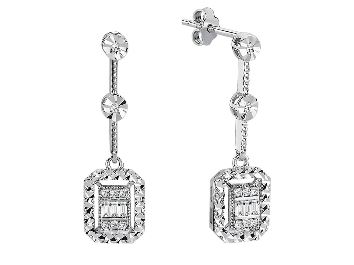 Baguette diamond earrings with glitter effect
