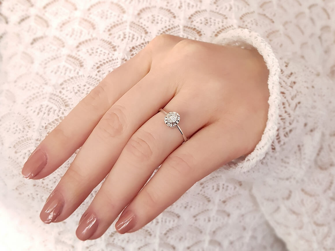 Diamond Glitter Effect Baguette Ring
