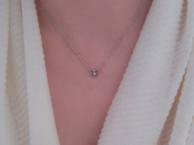 Diamond heart solitaire necklace in 8 K
