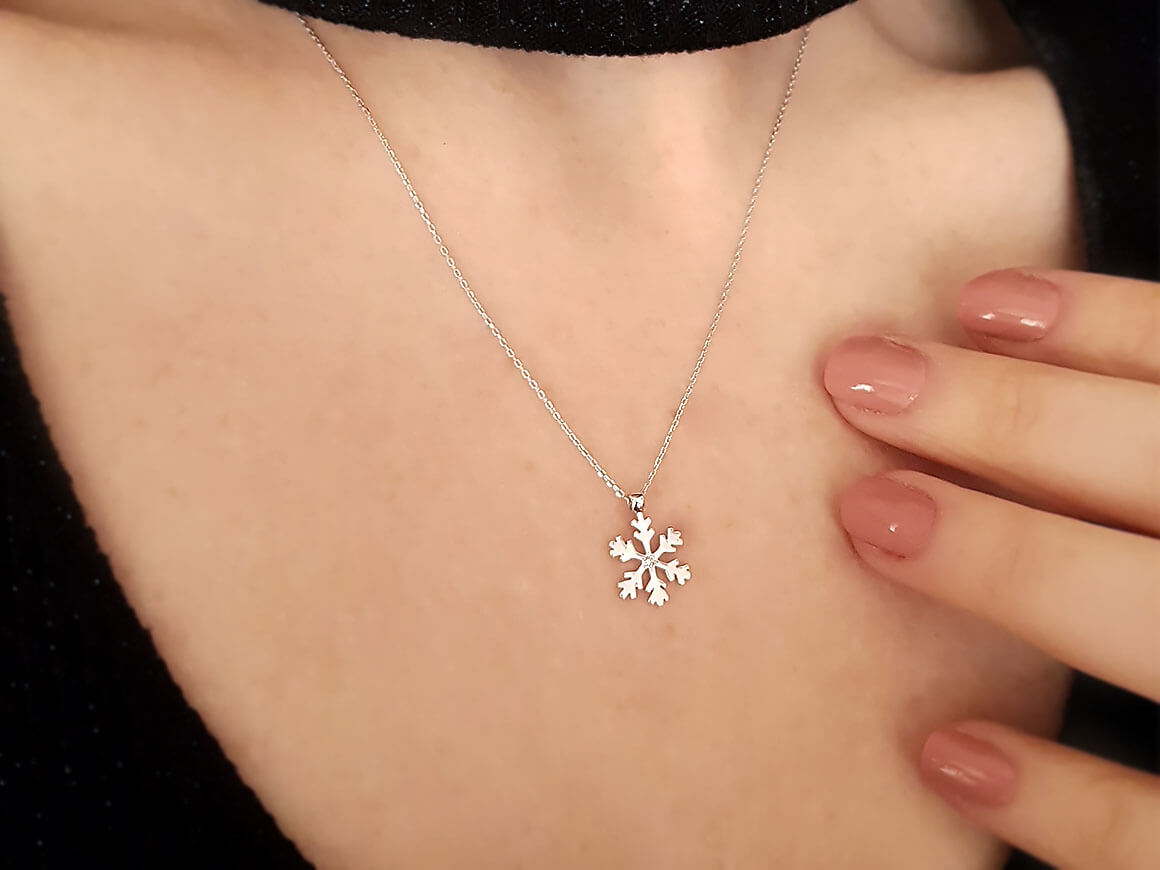 Schneekristall-Diamant-Halskette - handgefertigter Diamantschmuck aus Feingold | Sirius Diamant