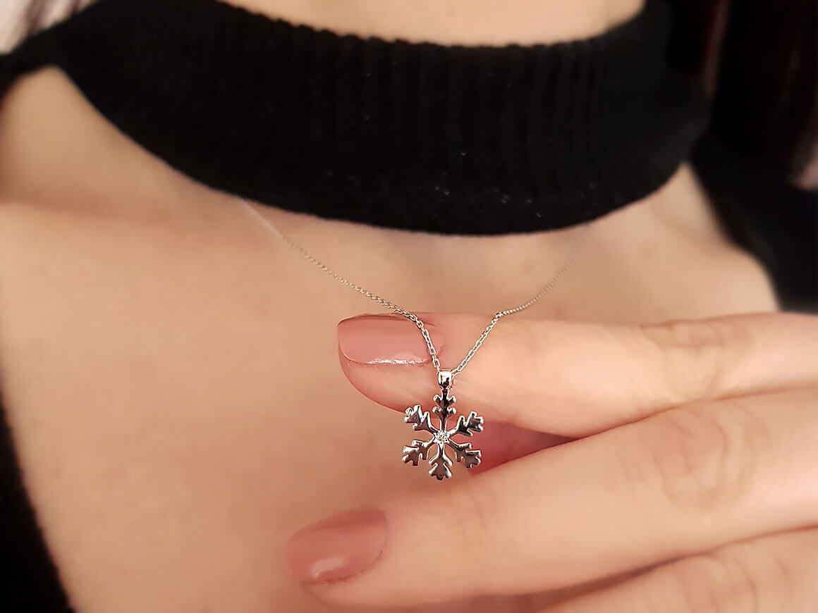 Schneekristall-Diamant-Halskette - handgefertigter Diamantschmuck aus Feingold | Sirius Diamant