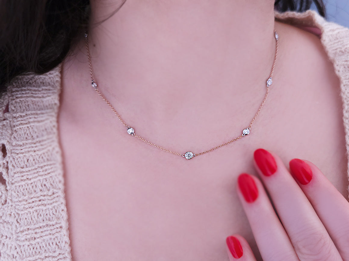 0,62 Karat Diamant 11 Stein Collier in 14 Karat Rot- und Weißgold - handgefertigter Diamantschmuck aus Feingold | Sirius Diamant