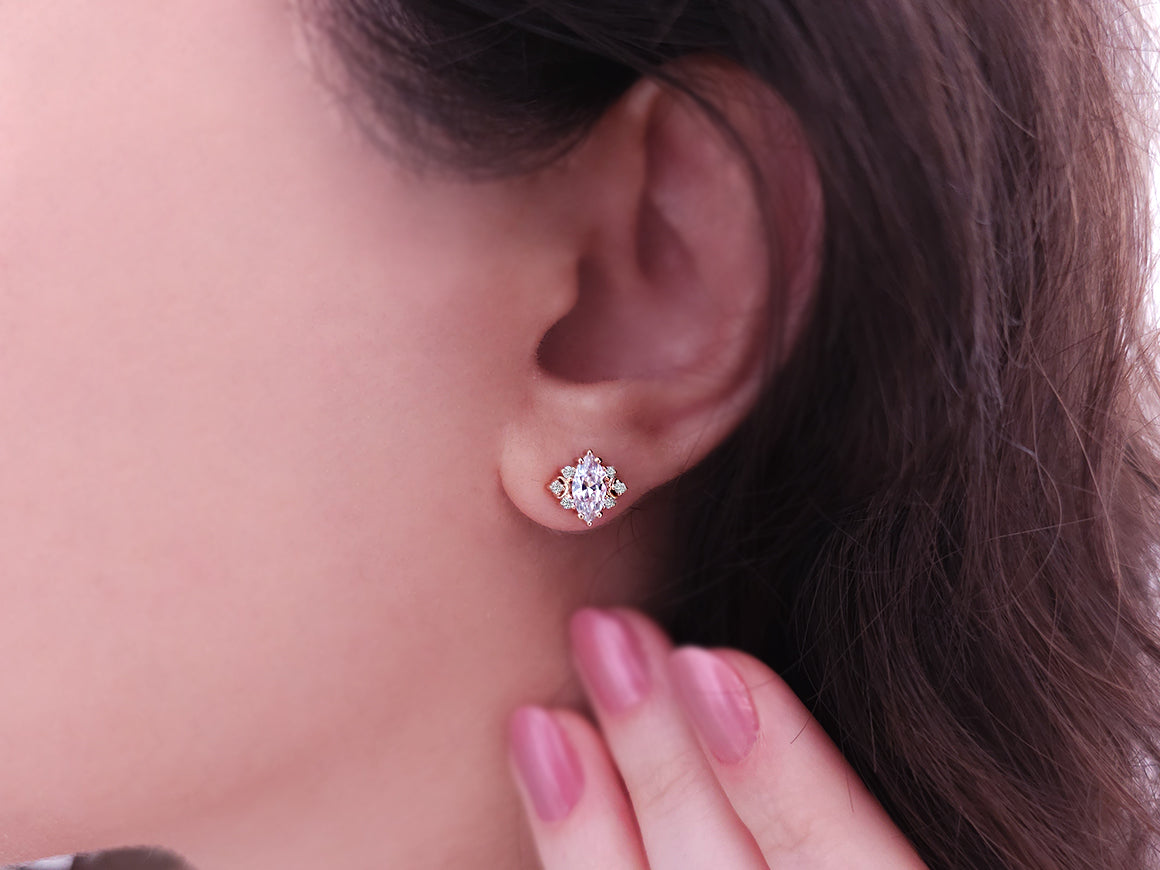 Luna Dream Ohrringe mit Diamanten und weißem Topas - handgefertigter Diamantschmuck aus Feingold | Sirius Diamant
