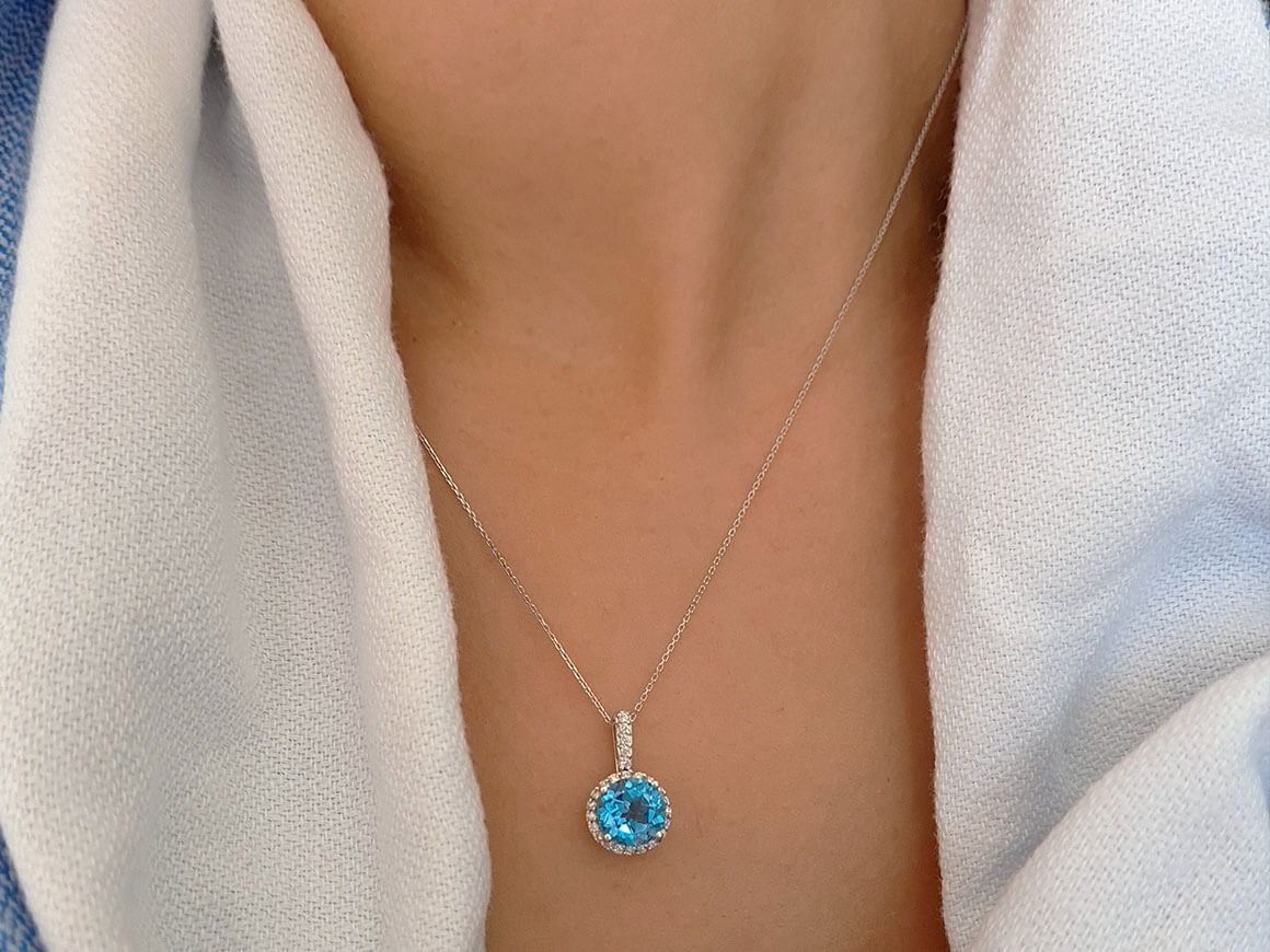 Diamant und Blauer Topas Collier - handgefertigter Diamantschmuck aus Feingold | Sirius Diamant