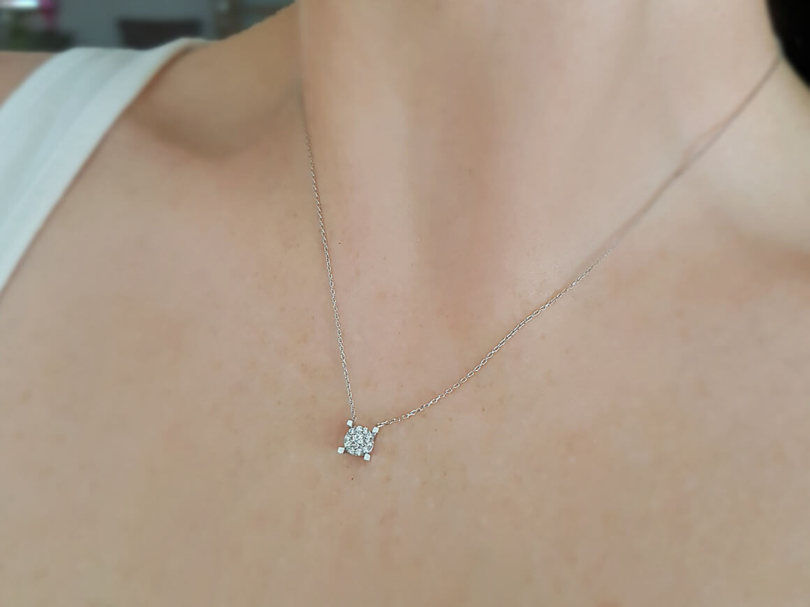0,50 Carat Diamant Solitär Effekt Collier - handgefertigter Diamantschmuck aus Feingold | Sirius Diamant