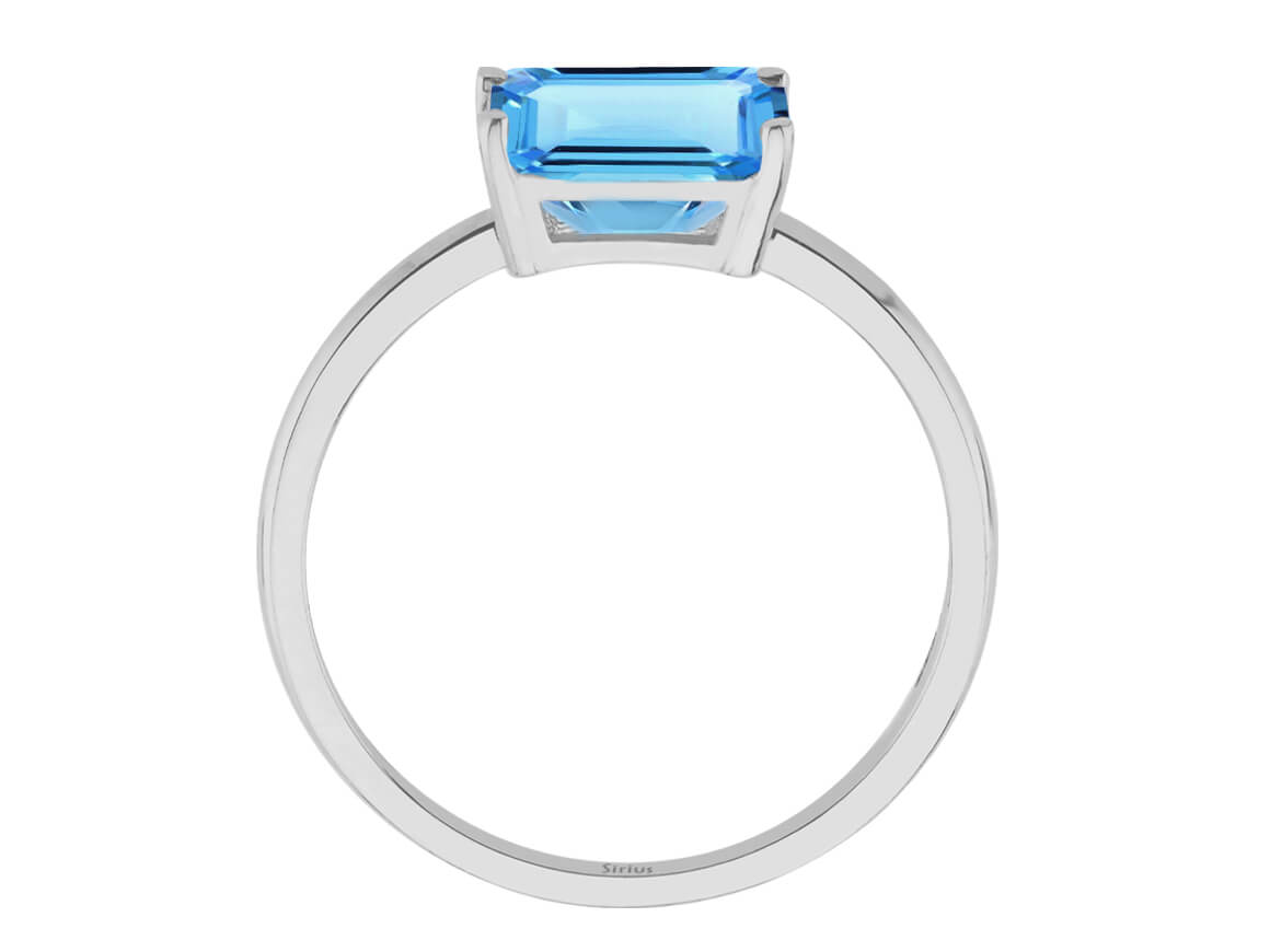 Ring with octagon-cut blue topaz