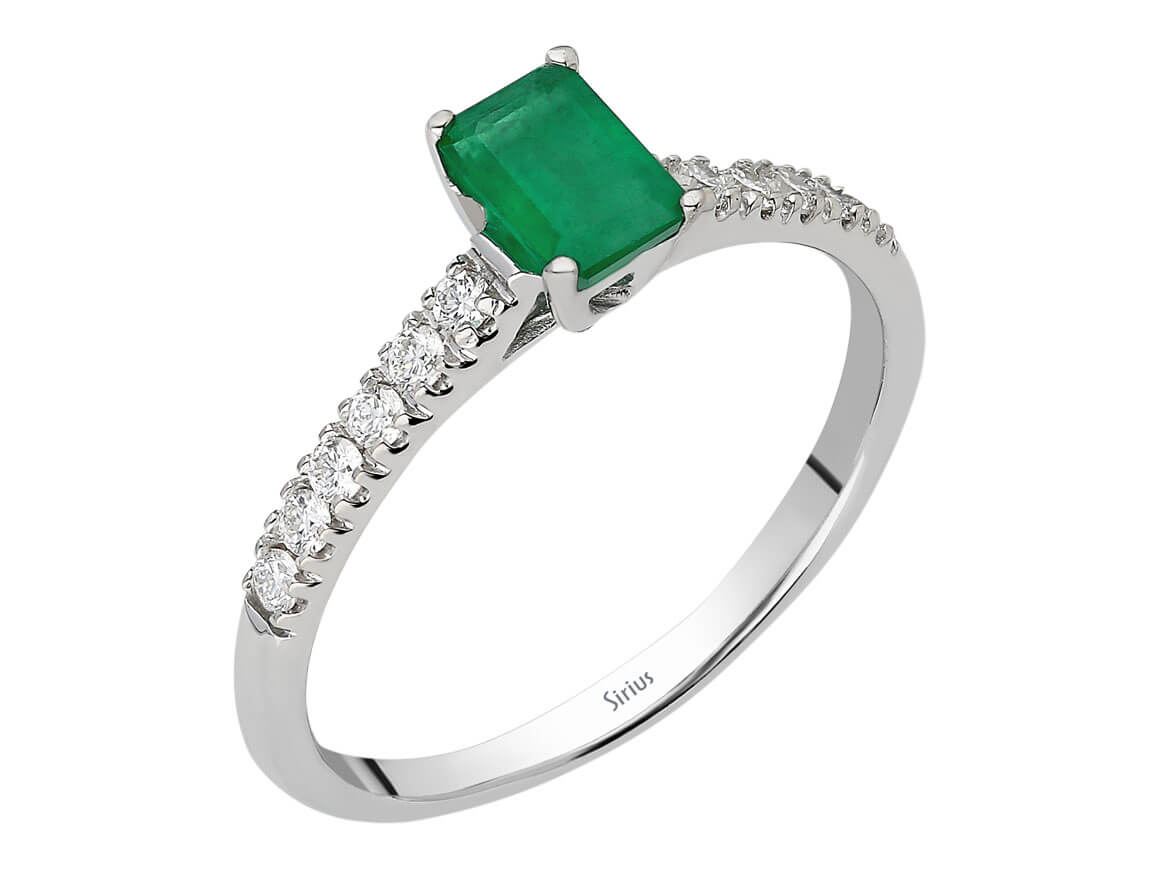 Diamant und Oktagon Smargd Ring - handgefertigter Diamantschmuck aus Feingold | Sirius Diamant