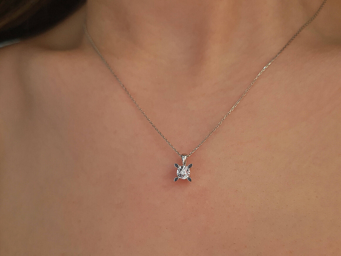 0,40 Karat Effekt Diamant Solitär Collier - handgefertigter Diamantschmuck aus Feingold | Sirius Diamant