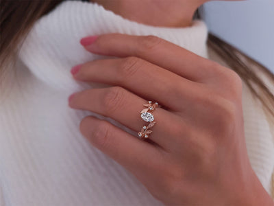 Düş Bahçesi ring with oval cut diamonds