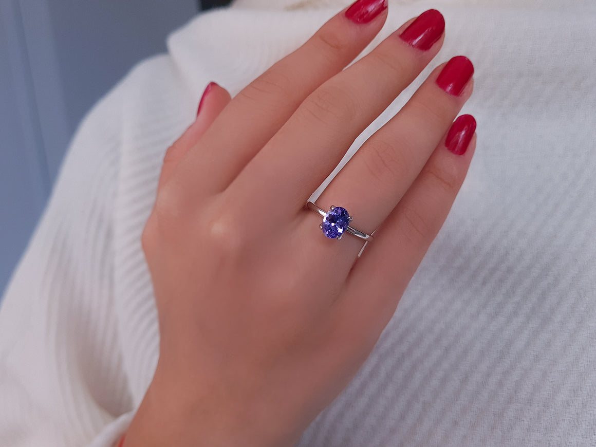 Bague solitaire en tanzanite taille ovale AAA en or 14 carats 