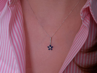 Diamond and oval sapphire violet necklace in 333 8 carat white gold