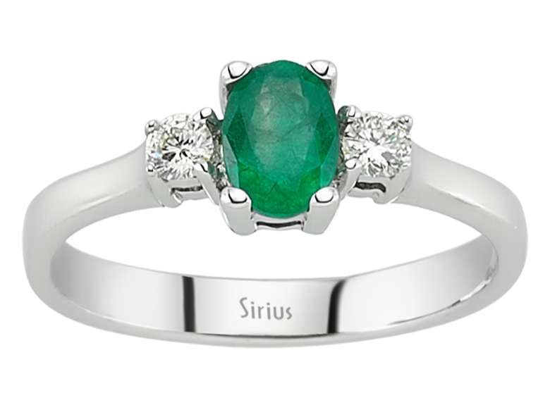 Diamond and oval emerald ring in 14K gold