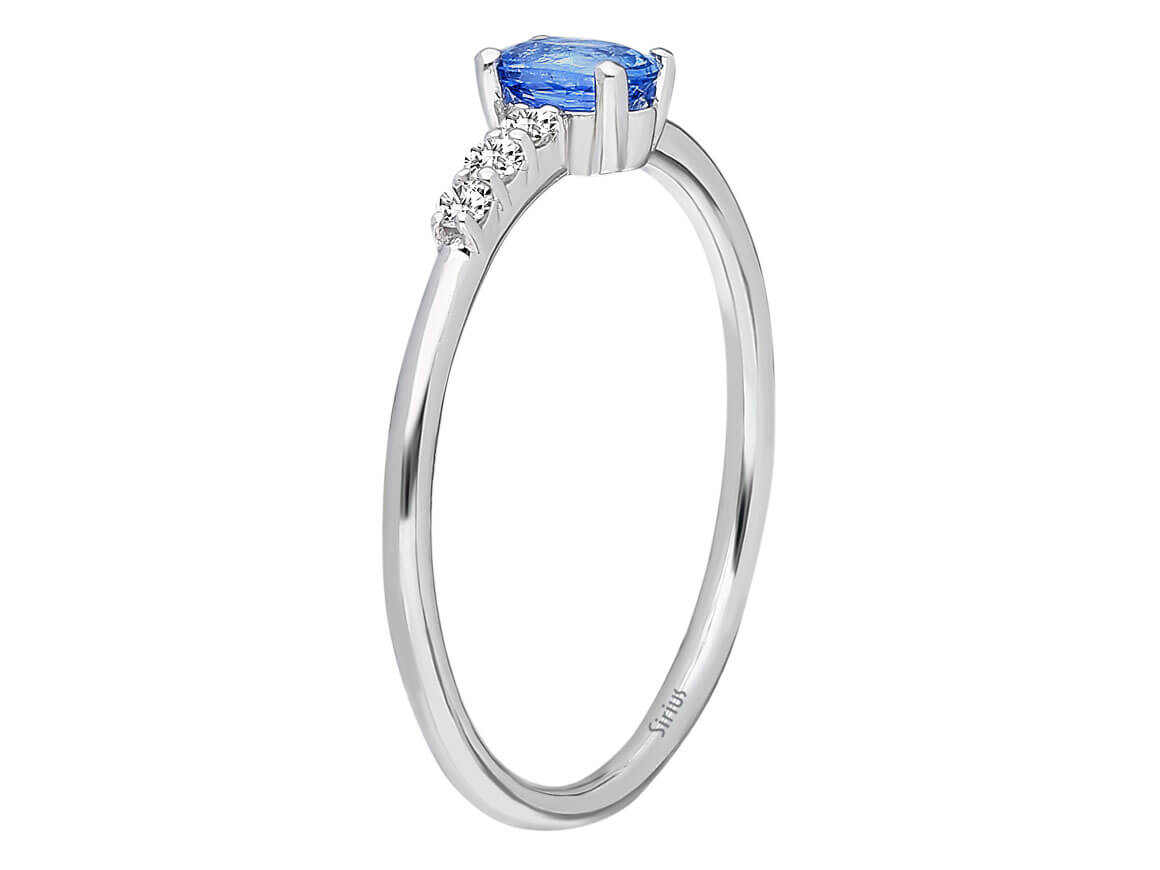 Minimal Saphirring mit Diamanten - handgefertigter Diamantschmuck aus Feingold | Sirius Diamant