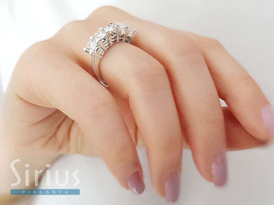 2.50 Carat Diamond 5 Stone Alliance in 14 K White Gold
