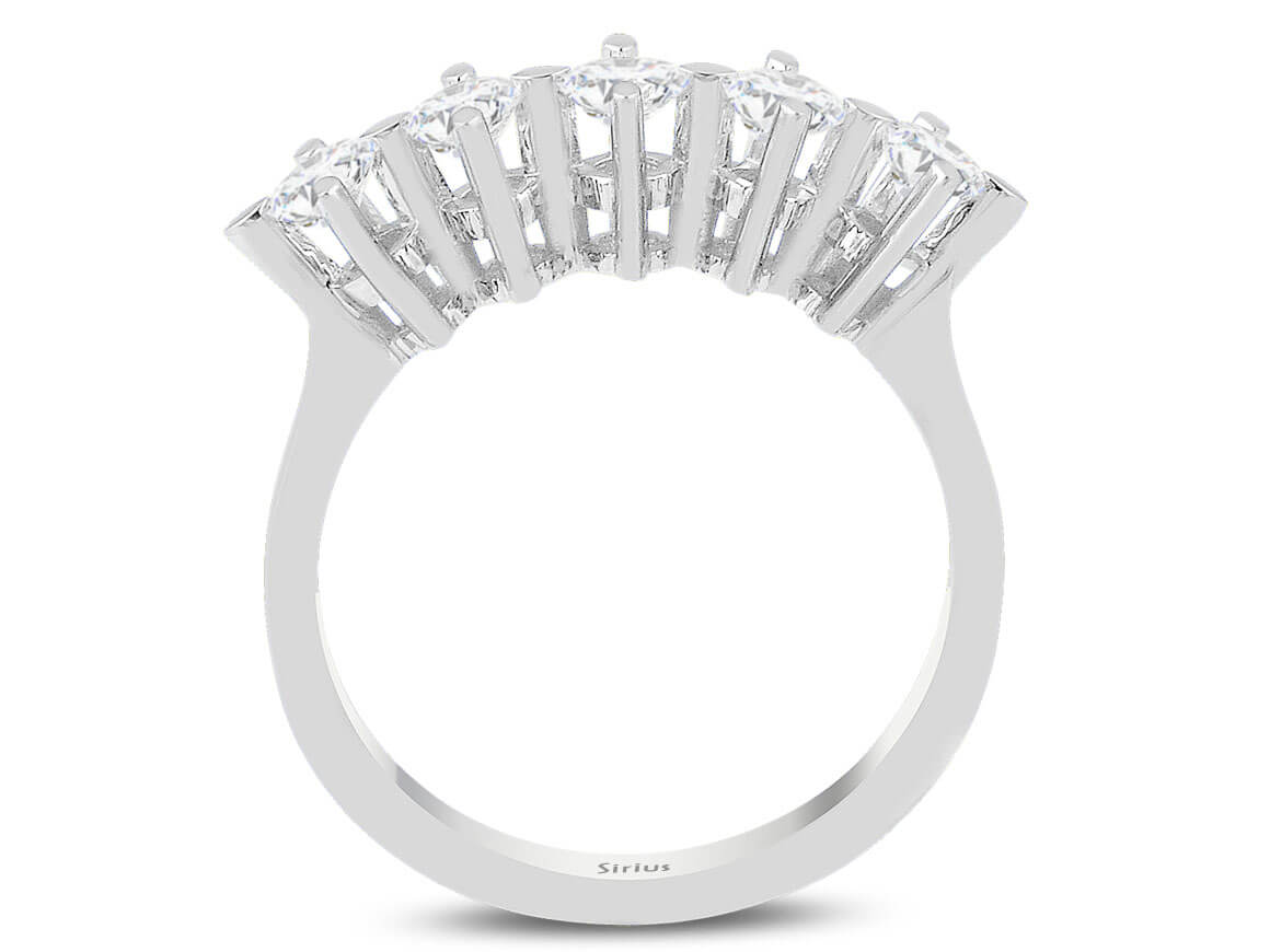 0,70 Carat Diamant 5 Diamanten Allianz – handgefertigter Diamantschmuck aus Feingold | Sirius Diamant