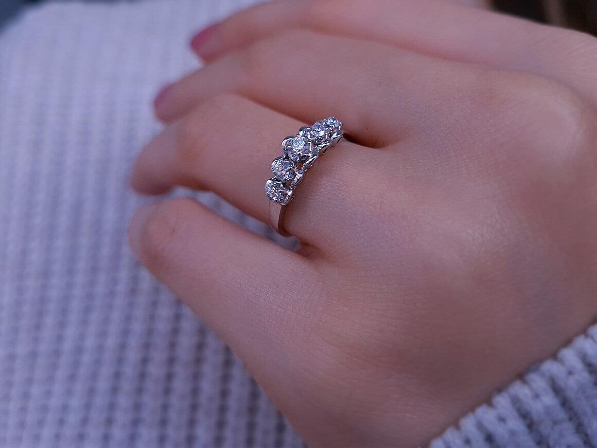 0.28 carat diamond 5 diamond alliance in 18K white gold