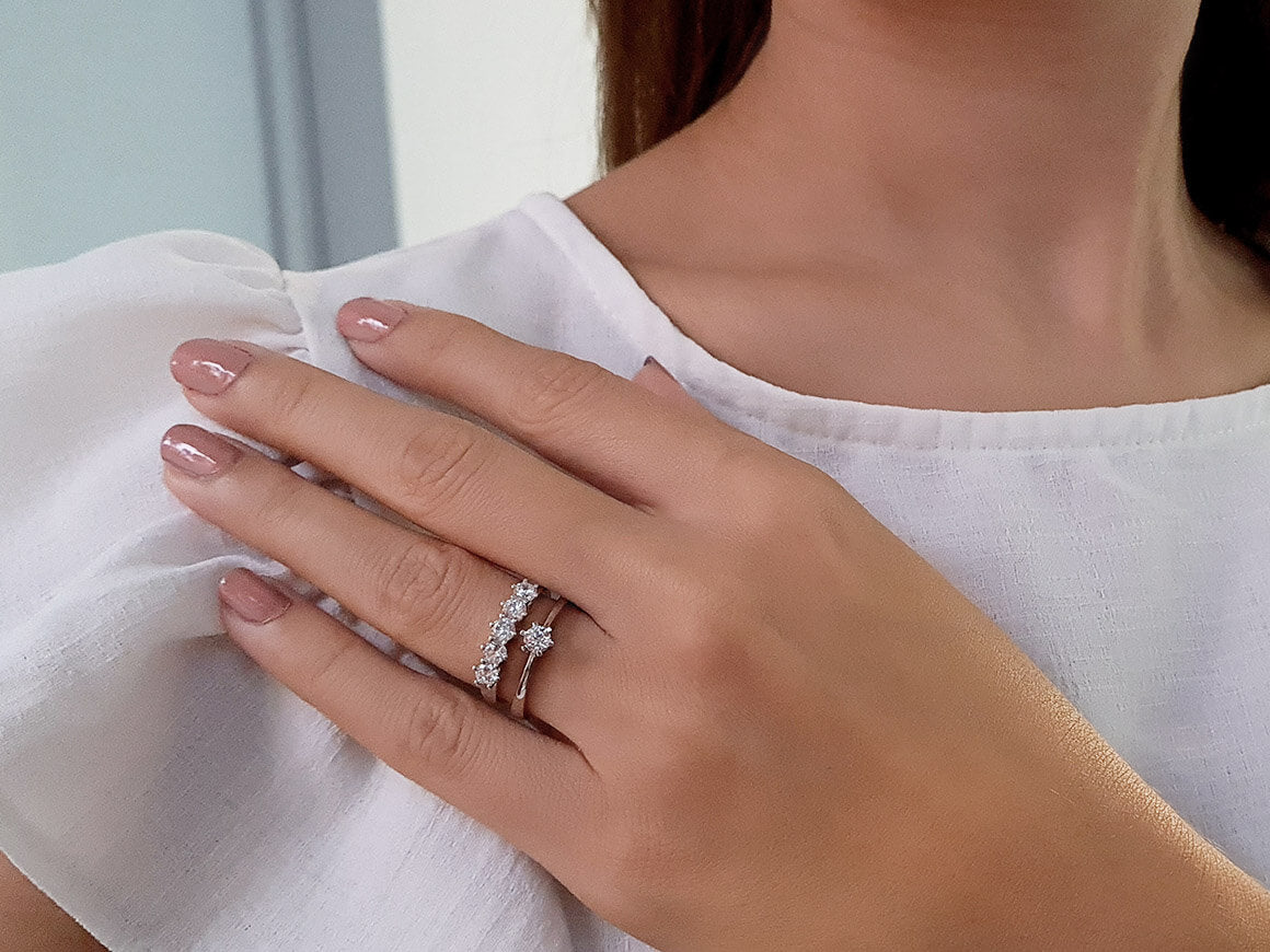 0.80 carat 5 diamond alliance in 14 carat white gold