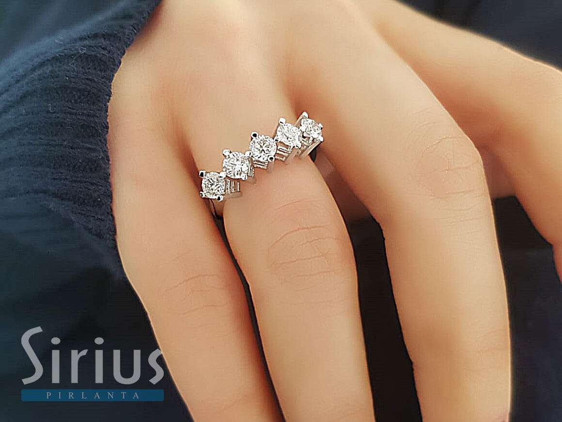 Alliance de 5 diamants en diamant de 1,19 carat