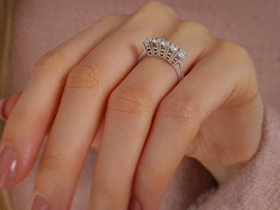 0.74 carat 5 diamond alliance in 18 K