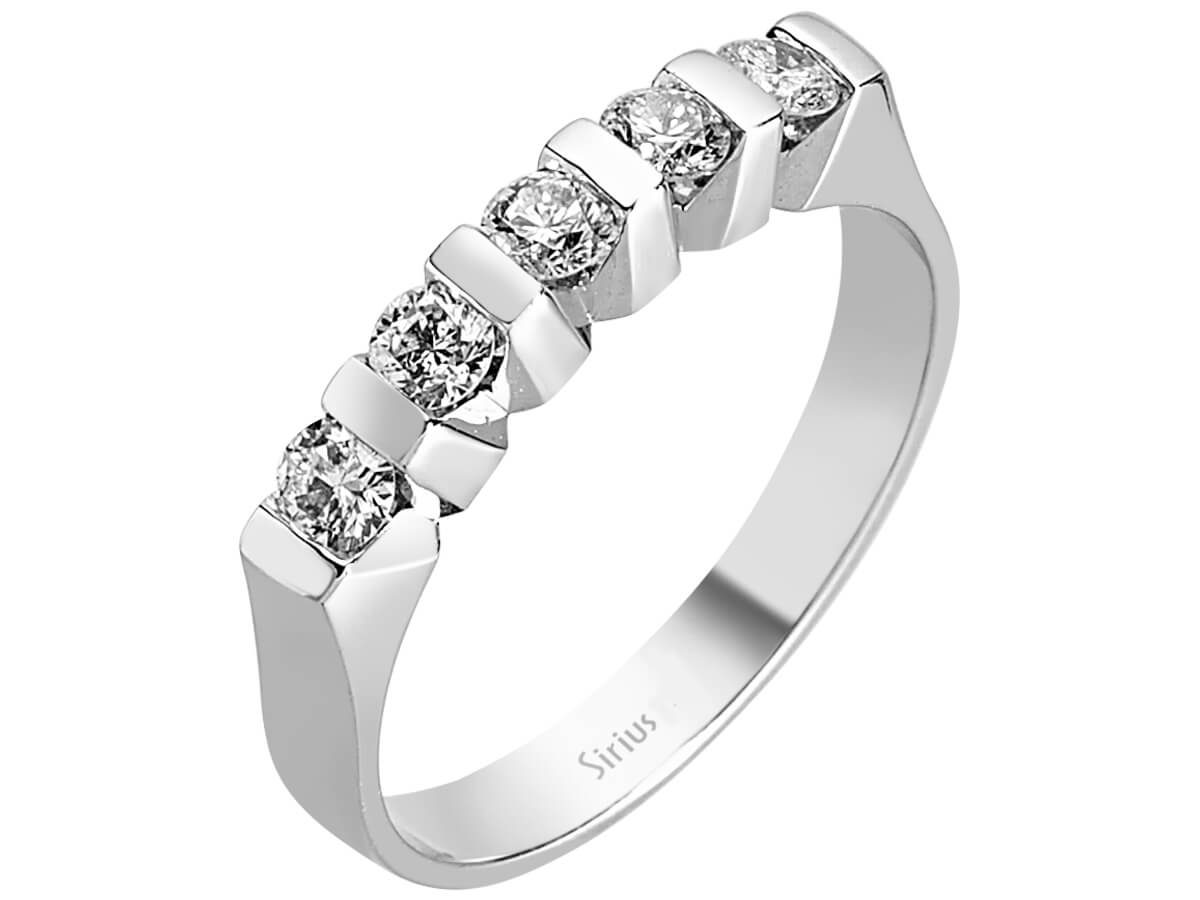 0,45 Carat 5 Diamanten Allianz in 585er Weißgold - handgefertigter Diamantschmuck aus Feingold | Sirius Diamant