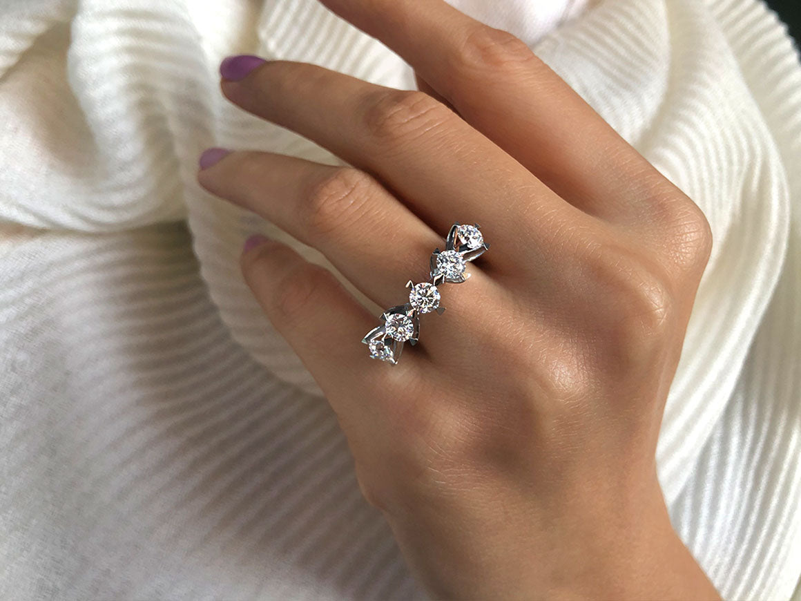 2,00 Karat Diamant 5 Diamanten Allianz - handgefertigter Diamantschmuck aus Feingold | Sirius Diamant