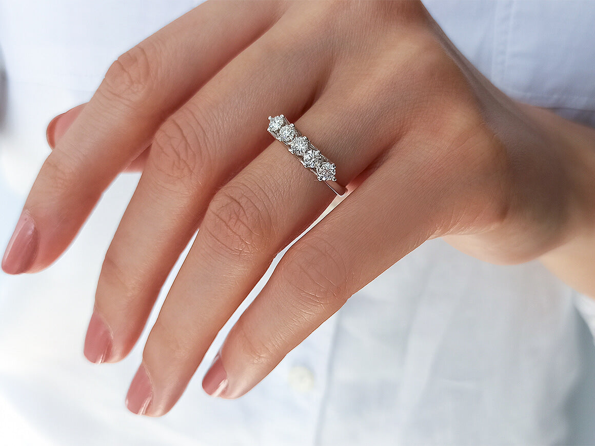 Alliance de 5 diamants en diamant de 0,70 carat