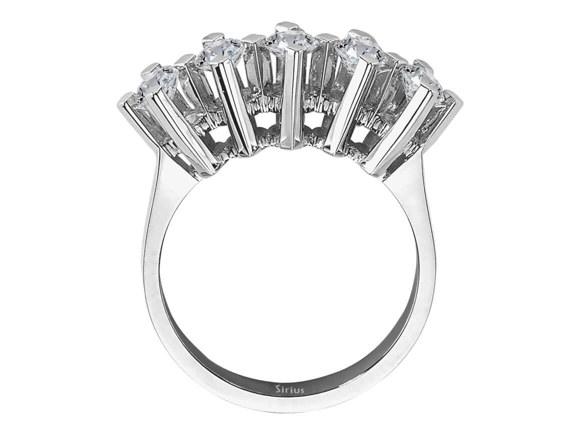 0,95 Karat Diamant 5 Diamanten Allianz - handgefertigter Diamantschmuck aus Feingold | Sirius Diamant