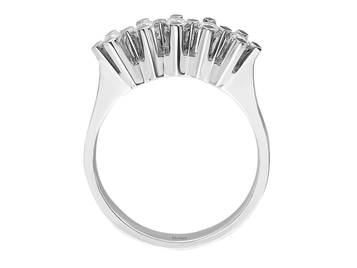 0,25 Carat 5 Diamanten Allianz - handgefertigter Diamantschmuck aus Feingold | Sirius Diamant