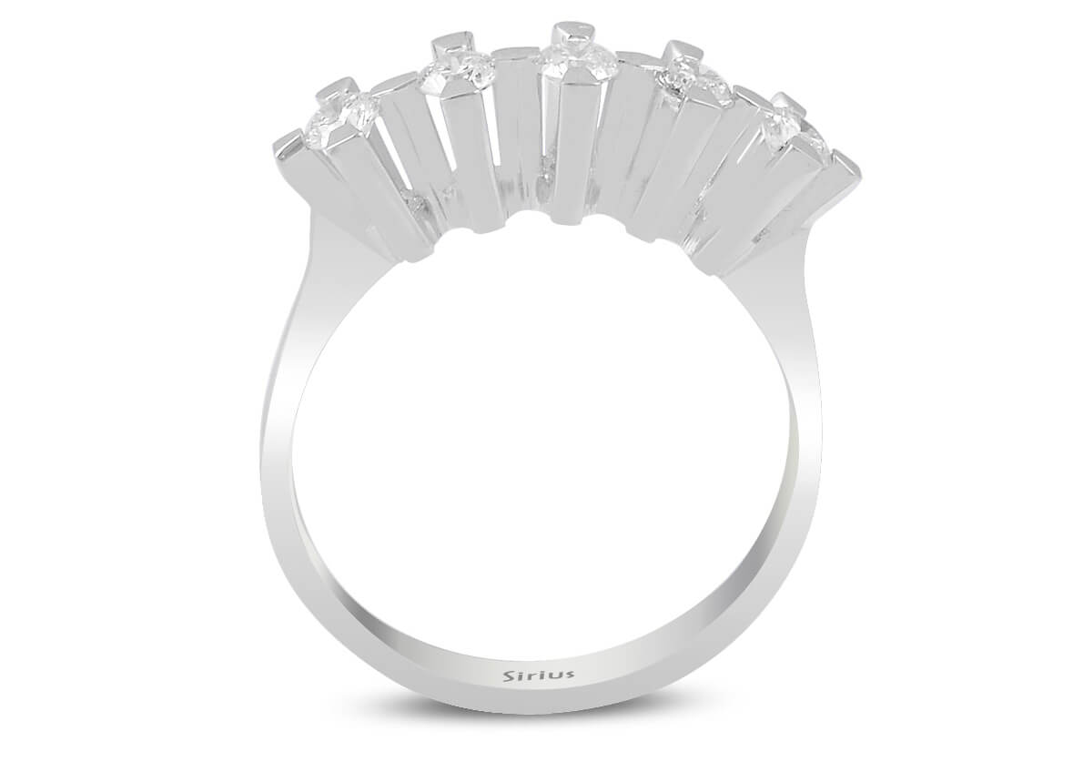 0,50 Carat 5 Diamanten Allianz - handgefertigter Diamantschmuck aus Feingold | Sirius Diamant