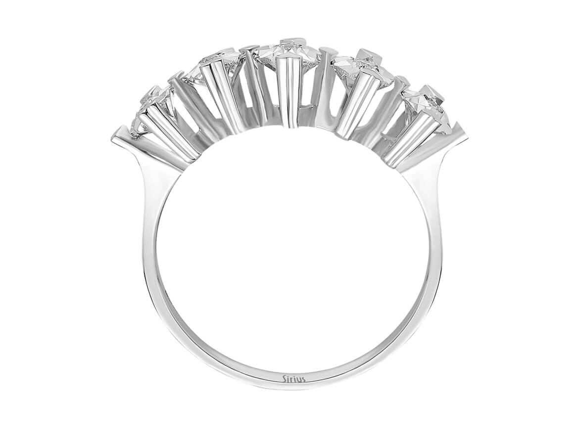1,50 Carat 5 Diamanten Effekt Allianz - handgefertigter Diamantschmuck aus Feingold | Sirius Diamant