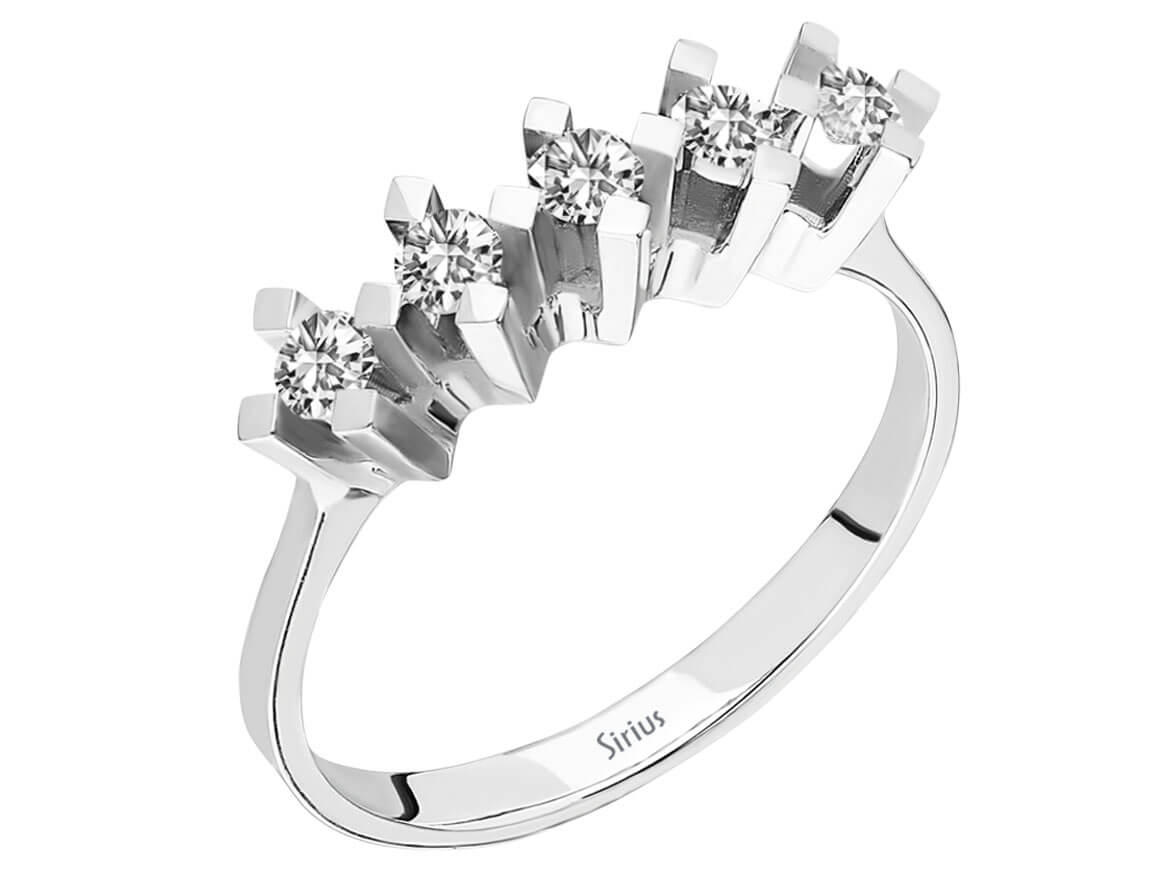 0,40 Carat 5 Diamanten Allianz – handgefertigter Diamantschmuck aus Feingold | Sirius Diamant