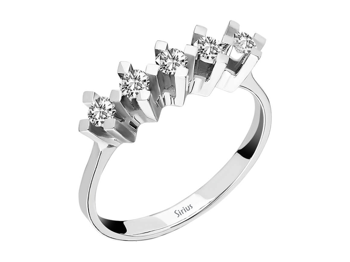 0,30 Carat 5 Diamanten Allianz - handgefertigter Diamantschmuck aus Feingold | Sirius Diamant