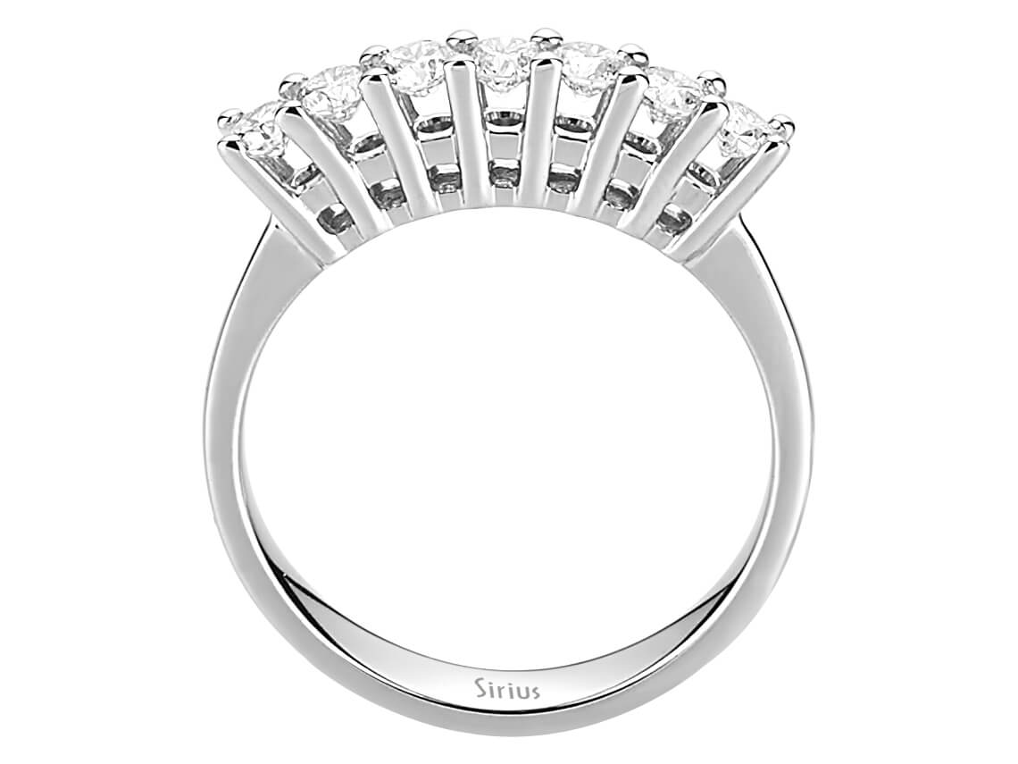 0,65 Carat 7 Diamanten Allianz in 585er 14 Karat Weißgold - handgefertigter Diamantschmuck aus Feingold | Sirius Diamant