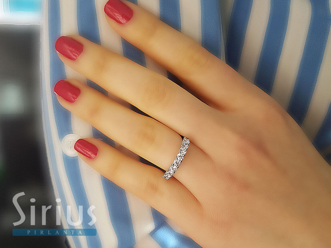 0.81 carat diamond 9 diamond alliance in 14 K white gold