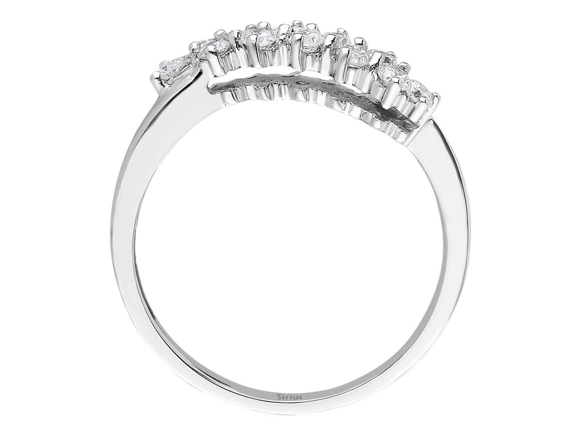Alliance semi-circulaire en diamant