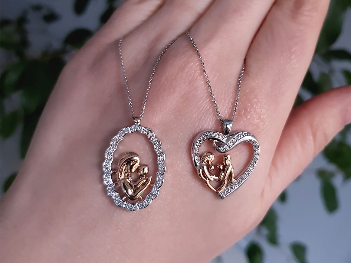 0.21 carat diamond mother's heart necklace