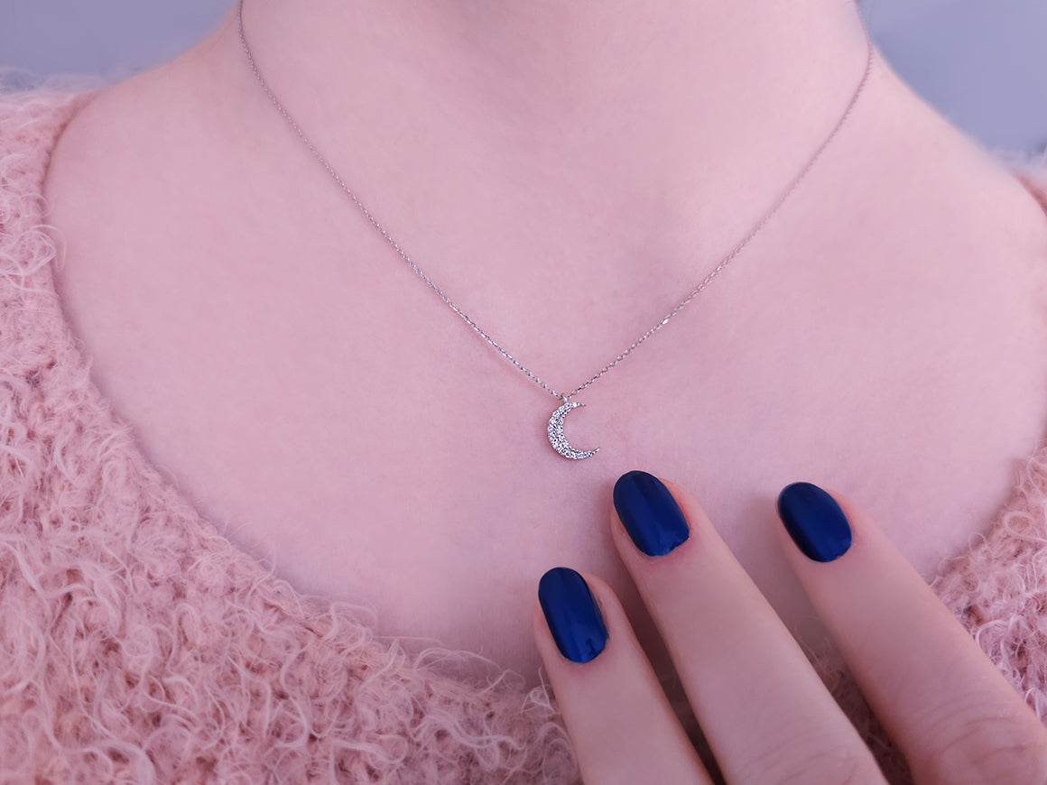 Diamant Mond Collier - handgefertigter Diamantschmuck aus Feingold | Sirius Diamant