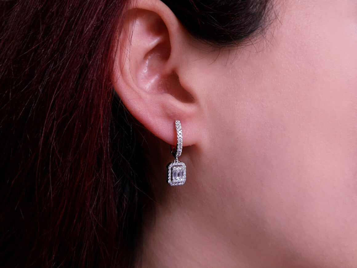 F Color 0.75 Carat Baguette Diamond Earrings in 14 K