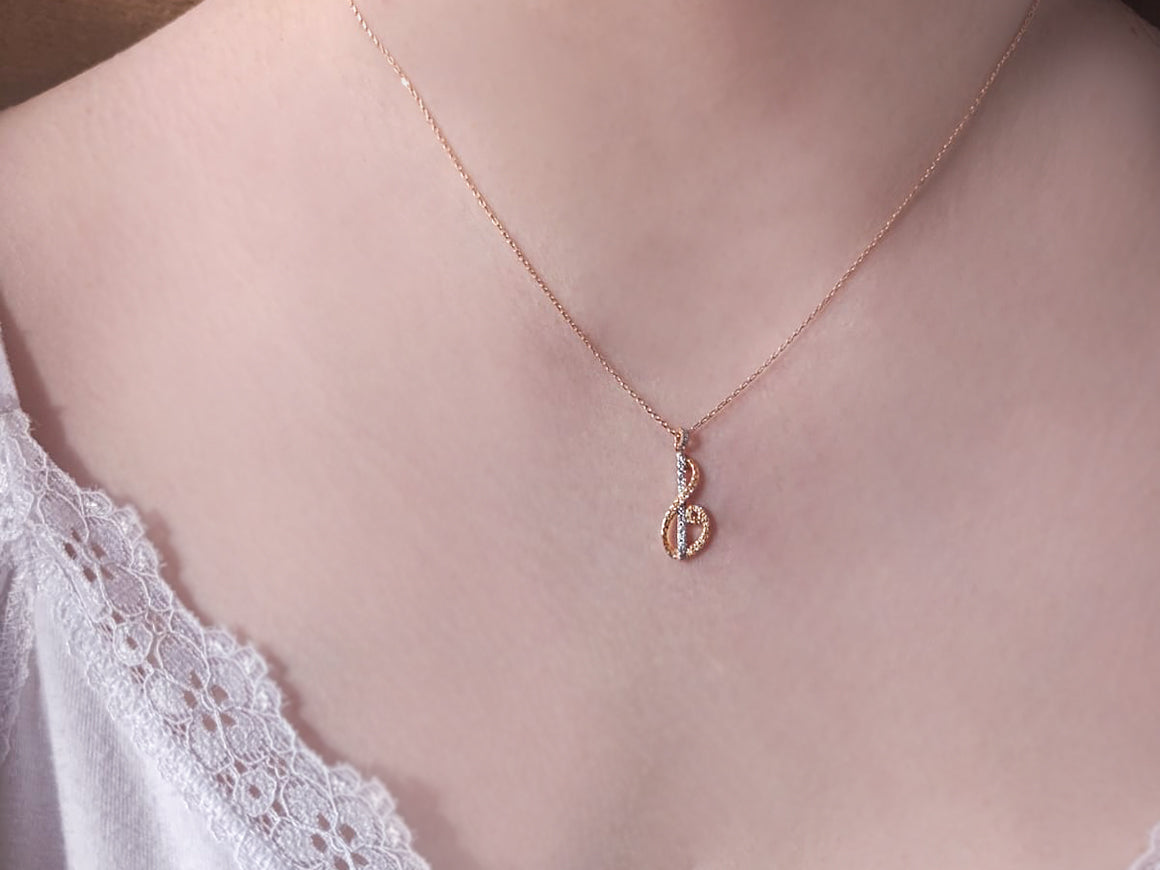 Diamant-Elif-Vav-Halskette - handgefertigter Diamantschmuck aus Feingold | Sirius Diamant