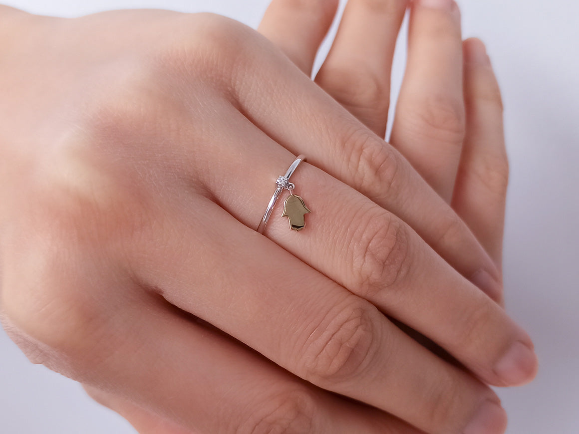 Bague en diamant avec motif main de Fatima