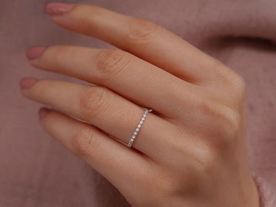 0.07 carat diamond half-round alliance