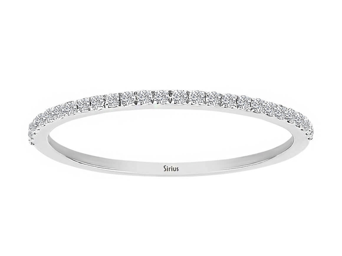 Diamond half-round alliance in 18-carat white gold