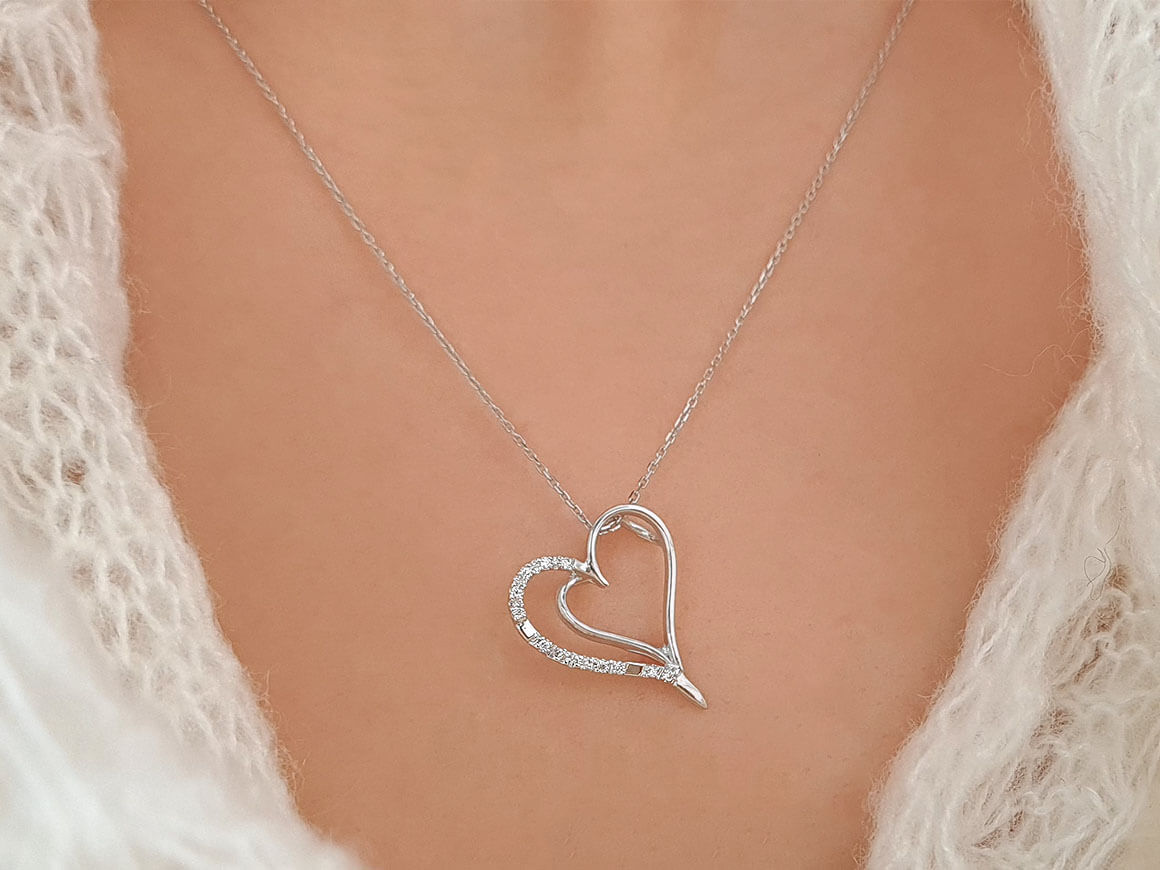 Diamant Herz Collier - handgefertigter Diamantschmuck aus Feingold | Sirius Diamant
