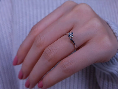 Bague solitaire en or blanc 333 8 carats avec diamant de 0,08 carat