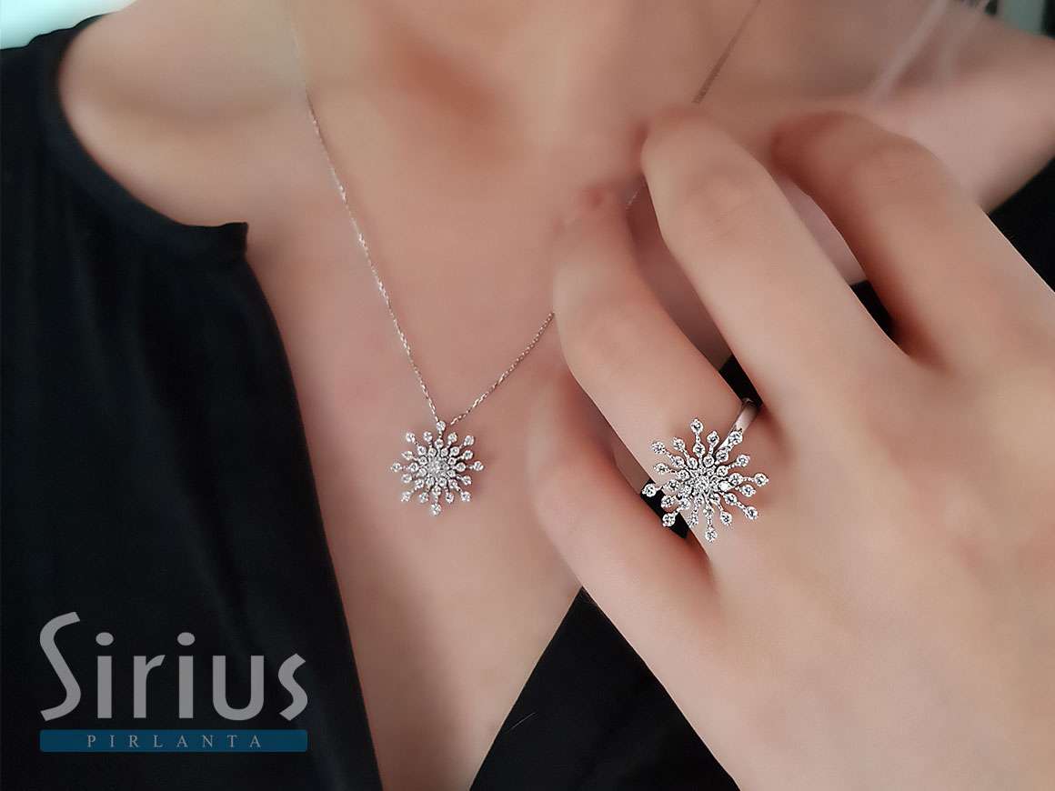 Diamond snowflake ring in 585 14 carat white gold
