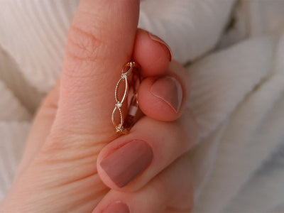 0.06 carat diamond Lima all-around alliance in 8 K red gold