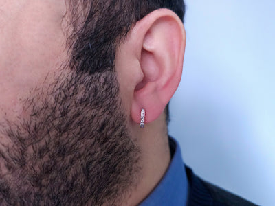 Boucles d'oreilles créoles pour homme en or blanc 333 8 carats avec diamants de 0,13 carat au total